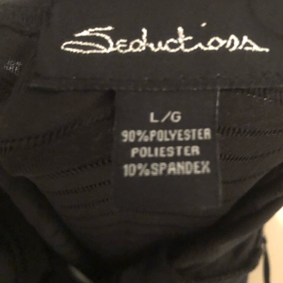 🍒 Black dress w/ textured stretchy fabric!!! - Picture 5 of 7